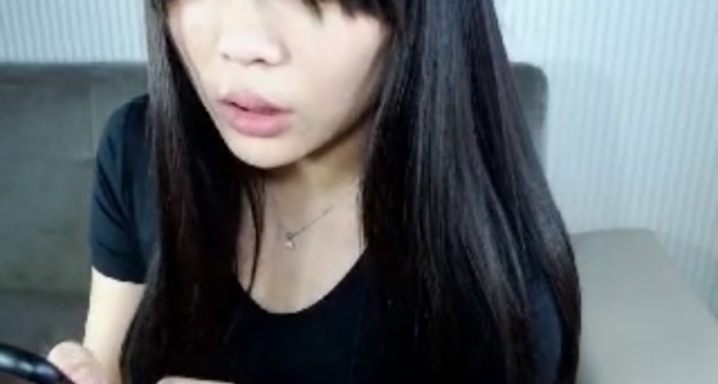 LeenaQ video thumbnail