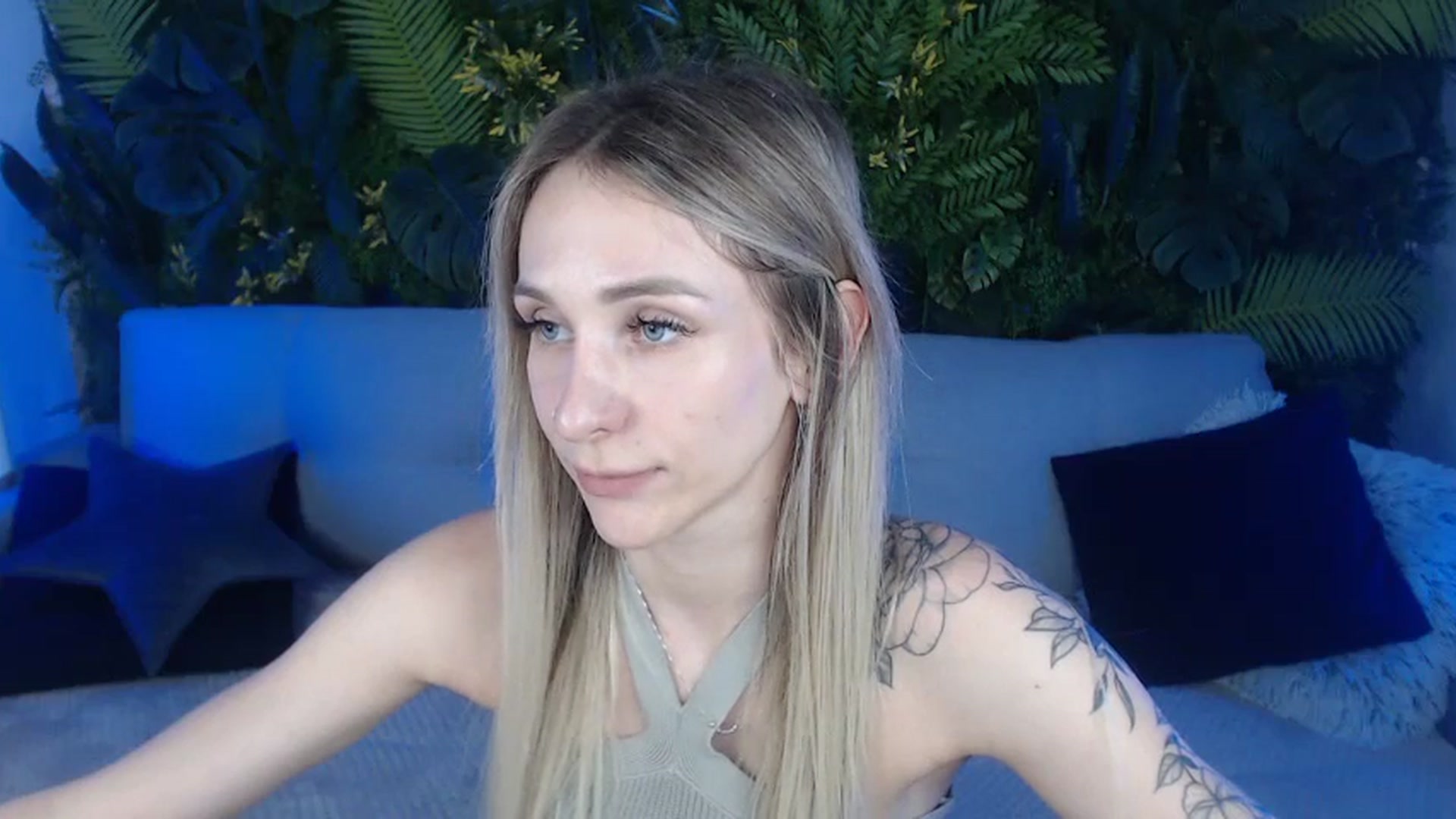 Horny_Blond video thumbnail