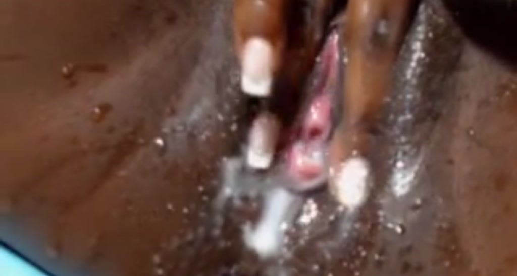 KellyWallker video thumbnail