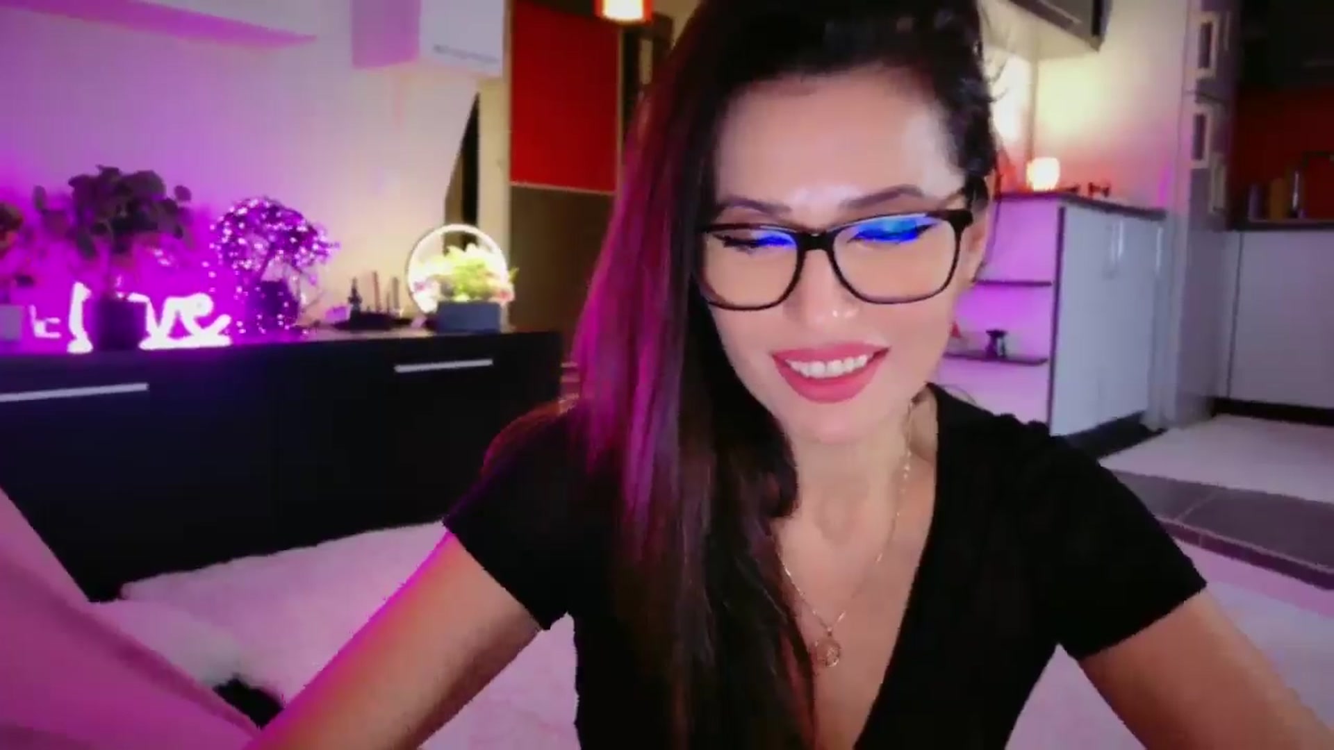 SmileyTinaa video thumbnail