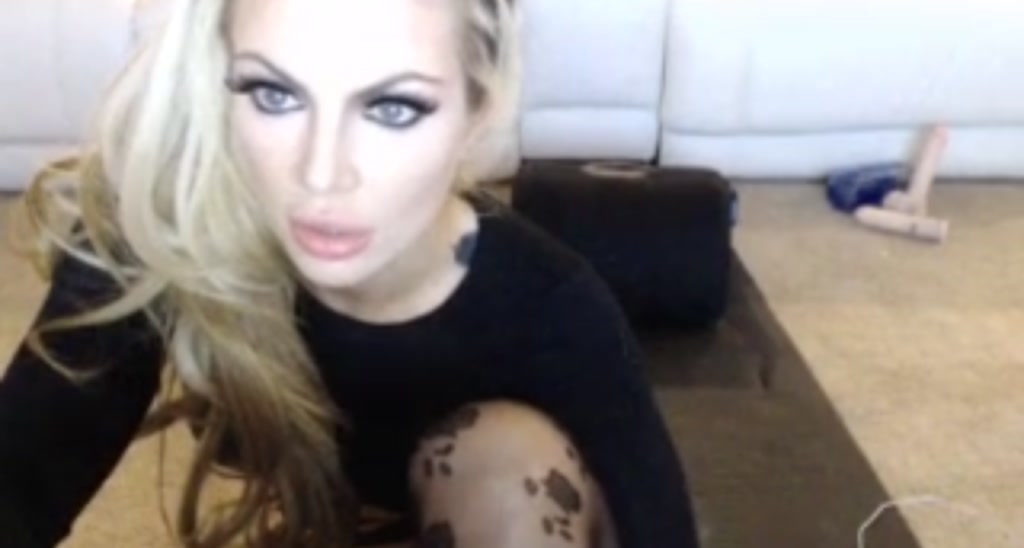BellaReis video thumbnail