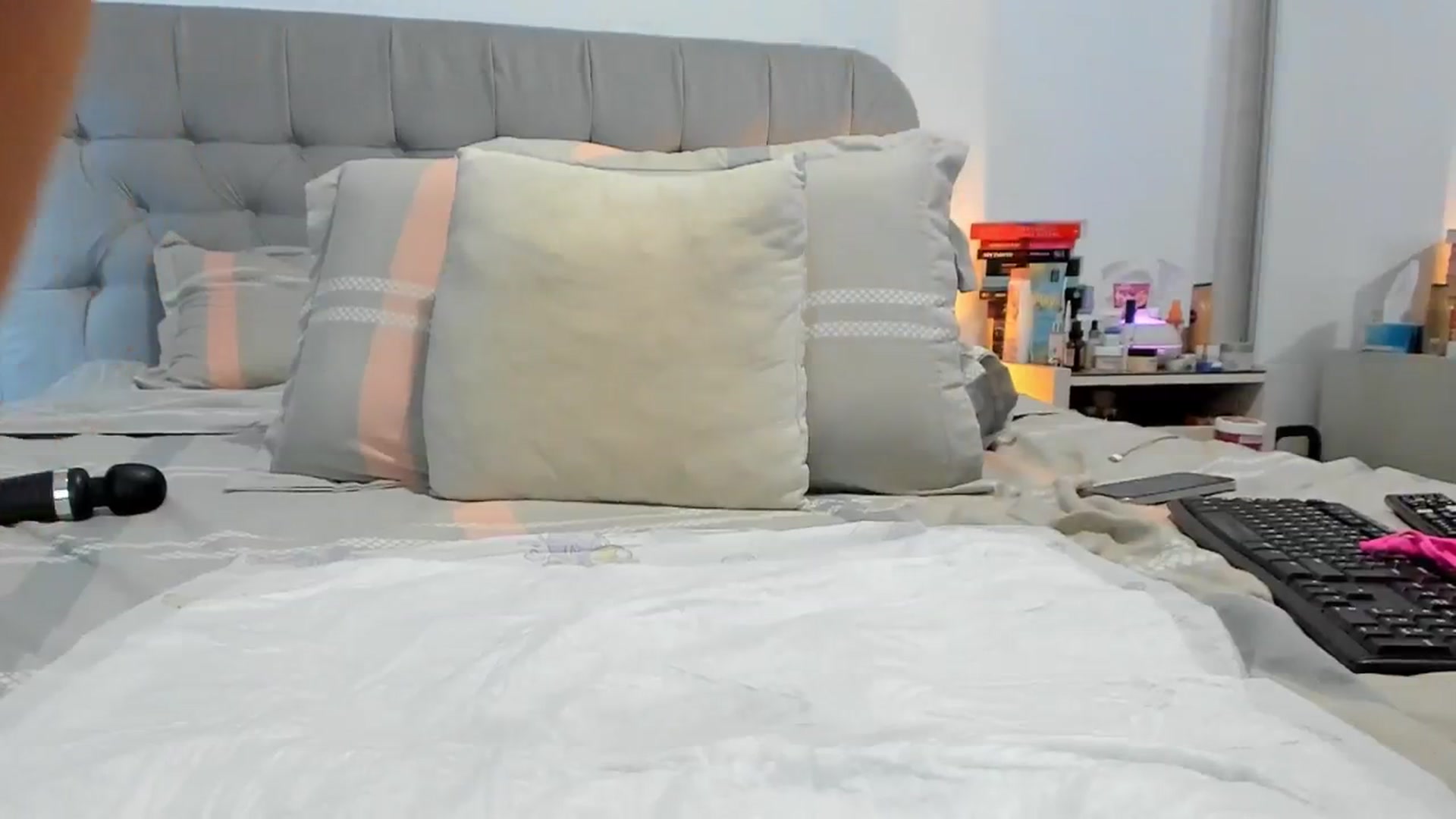 Hornyashell_x video thumbnail