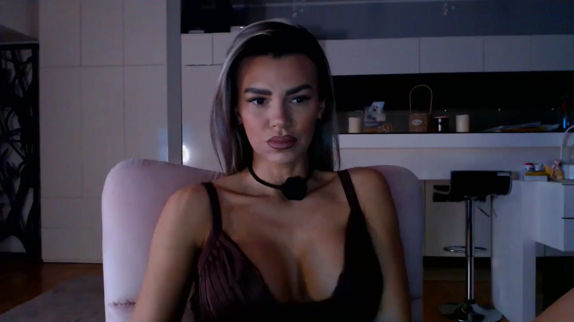 D_y_y video thumbnail