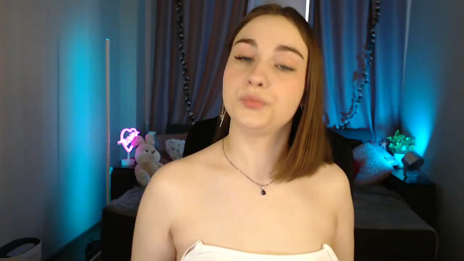 LaneyGrey video thumbnail