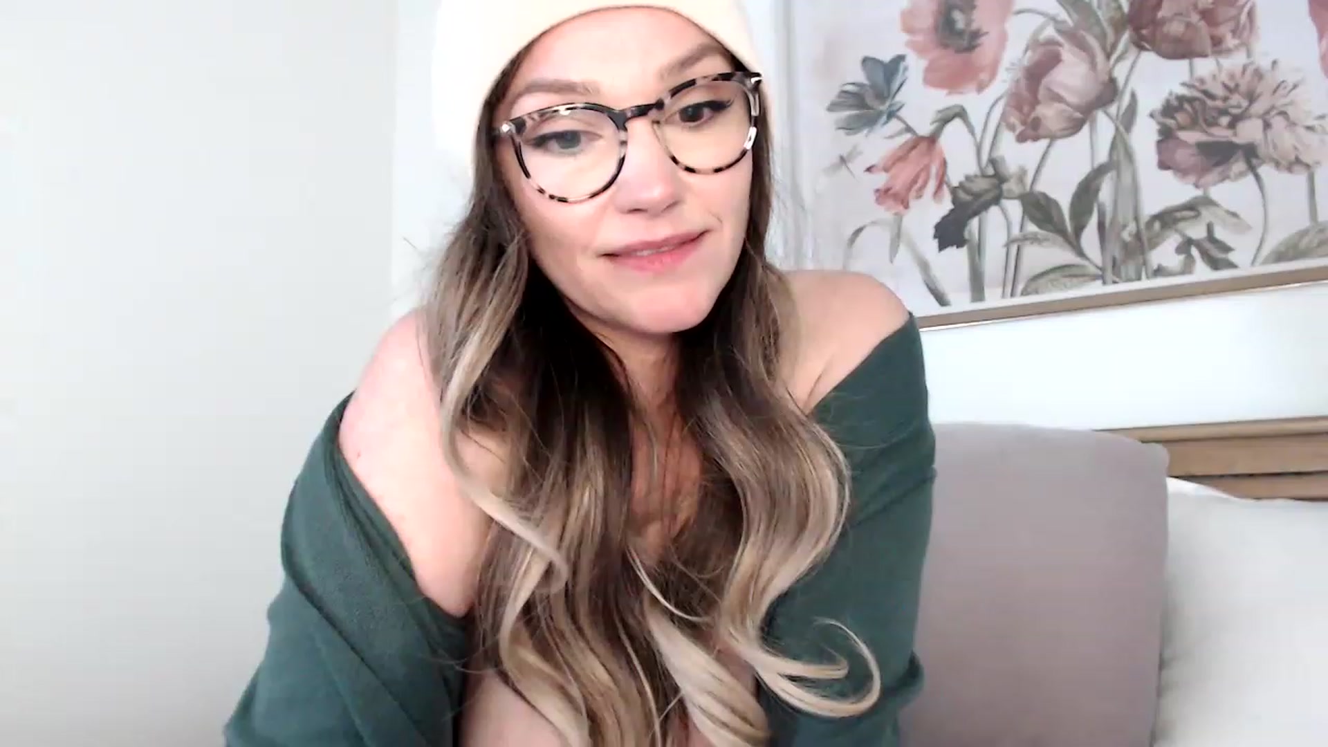 Miss_Jones_xo video thumbnail