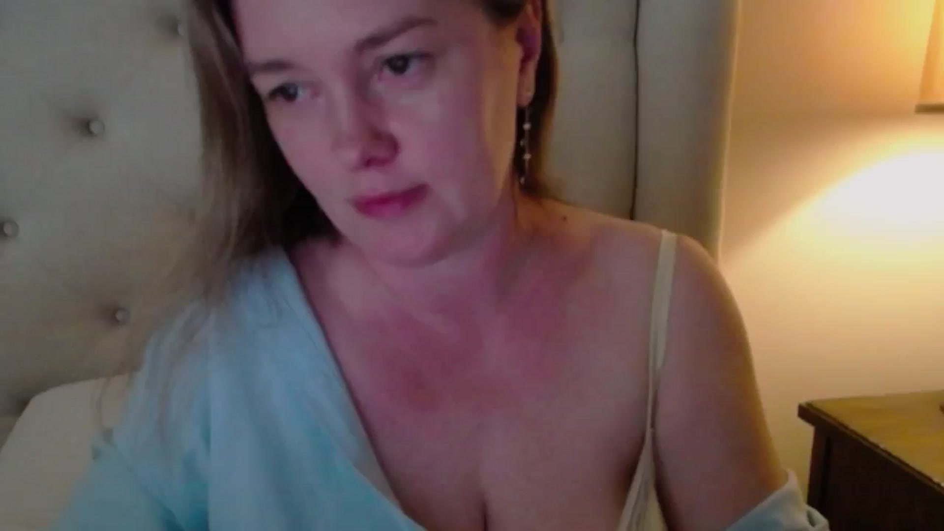 J0llye video thumbnail