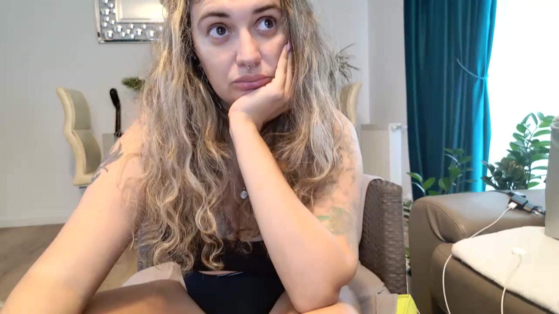 MissDivinna video thumbnail