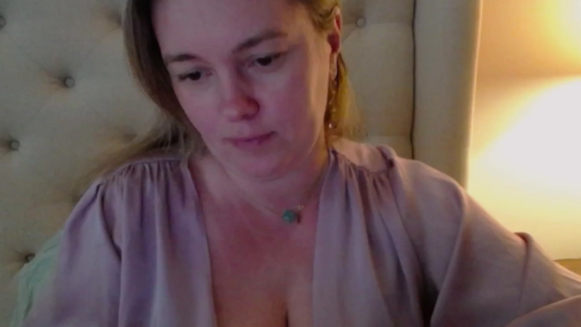 J0llye video thumbnail