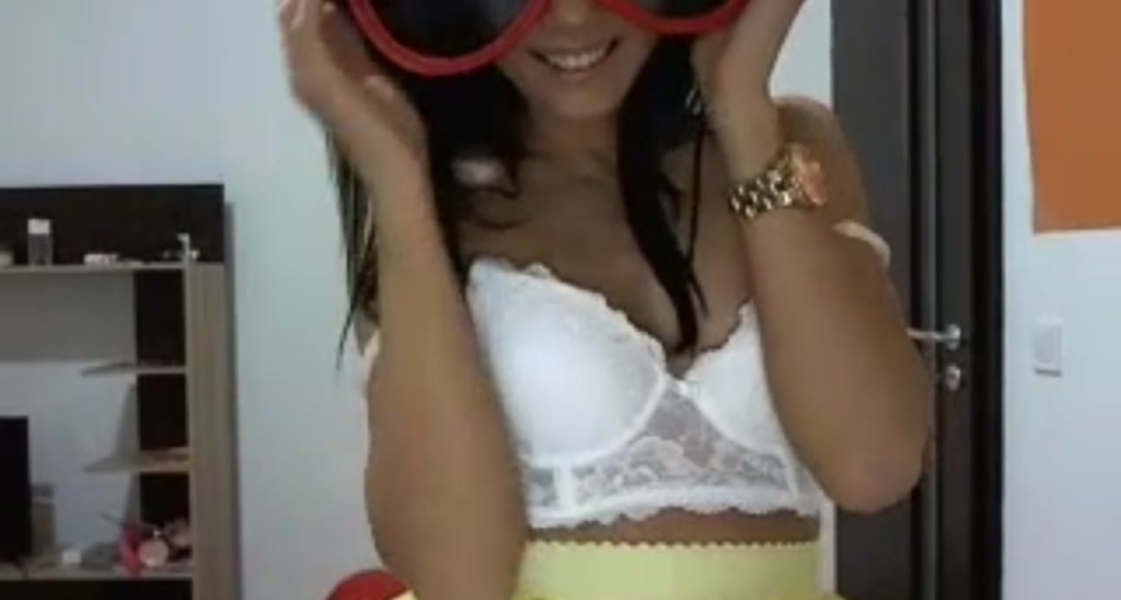 Yveline video thumbnail