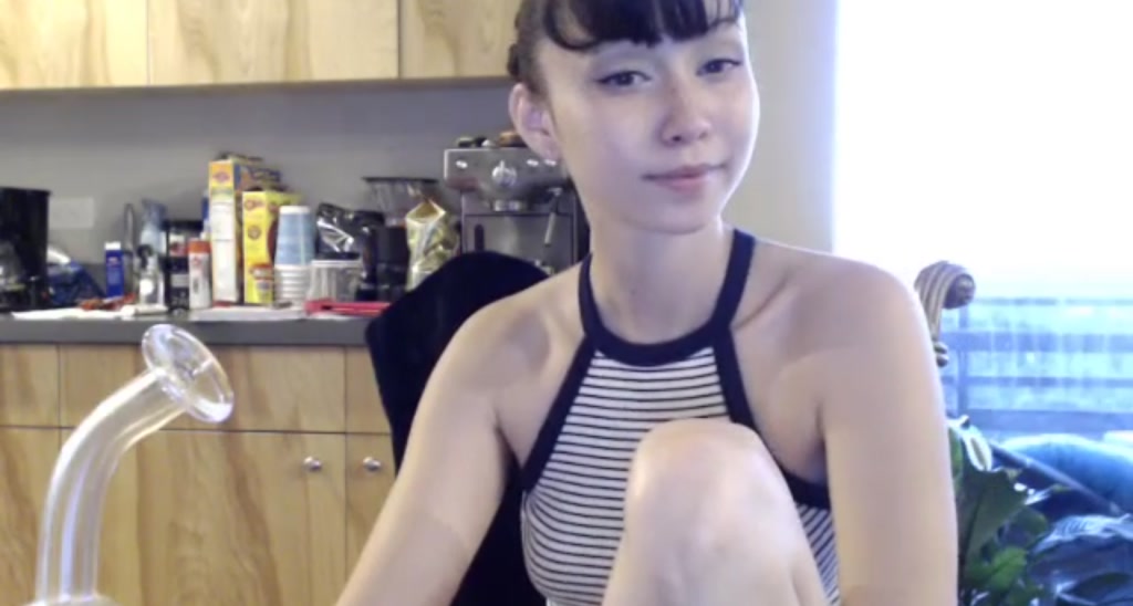MiNNiE_B00M video thumbnail