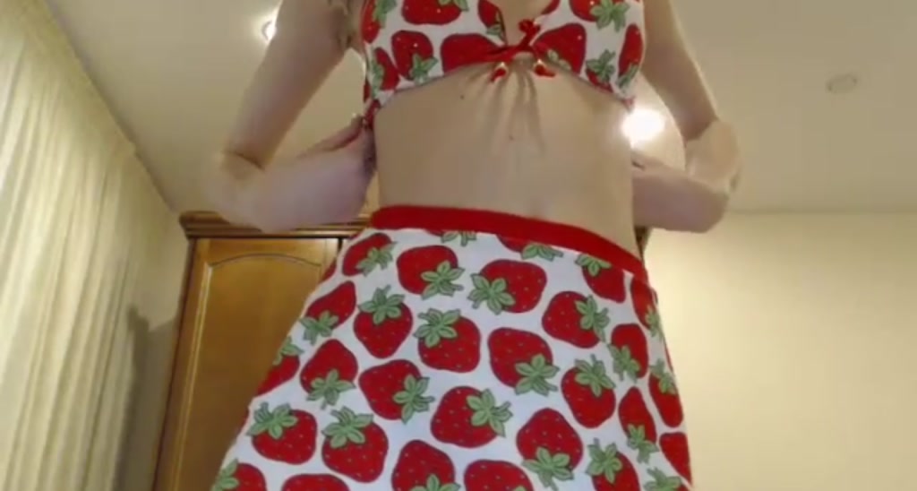 MsLily video thumbnail
