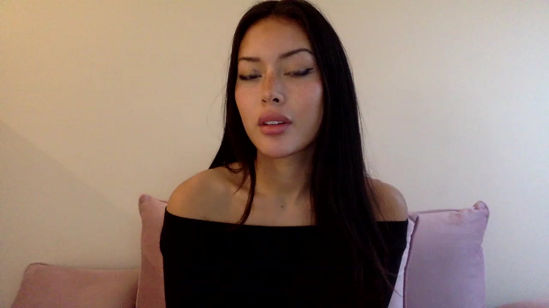 Miss_emiko video thumbnail
