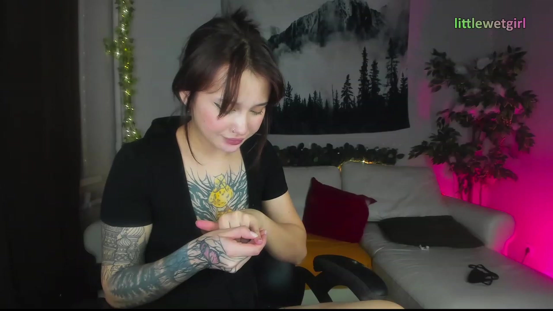 Littlewetgirl video thumbnail