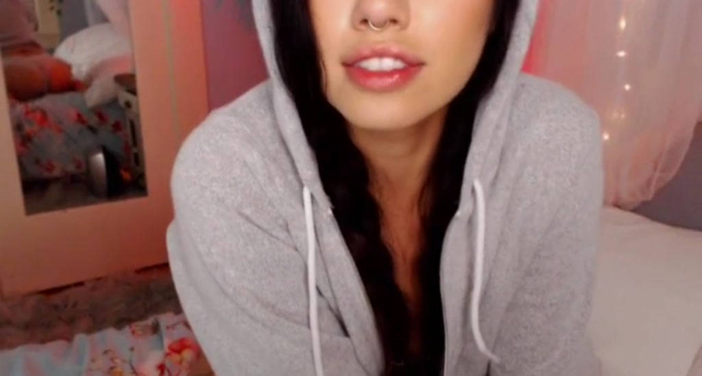 RobinMae video thumbnail