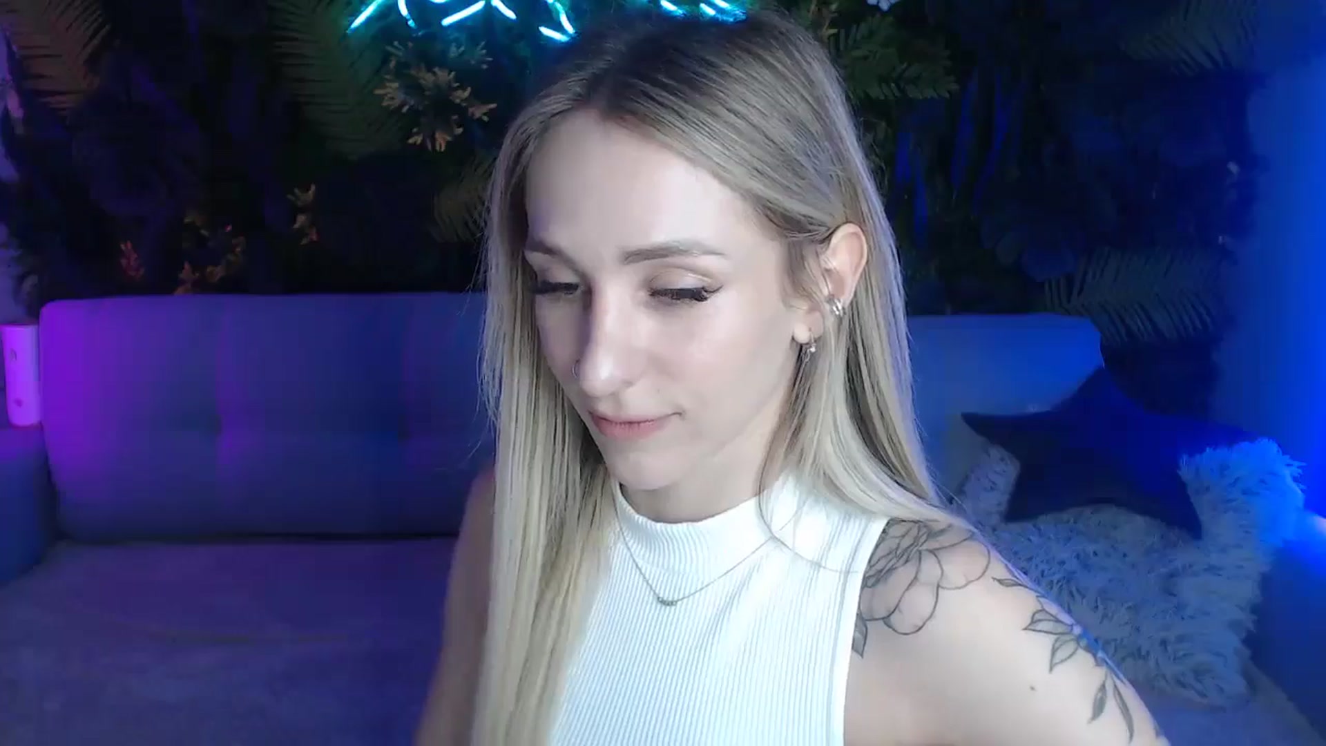 Horny_Blond video thumbnail