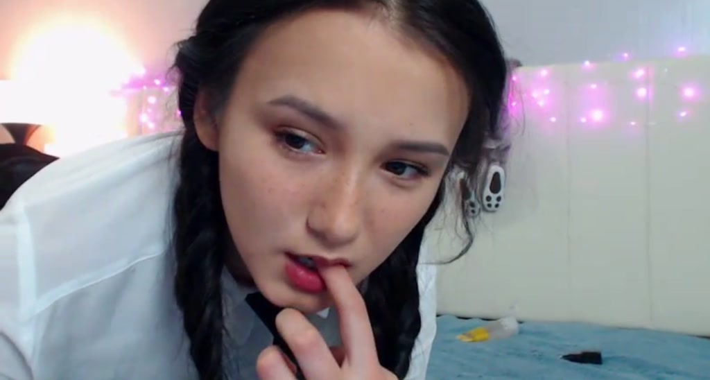 Littlewetgirl video thumbnail