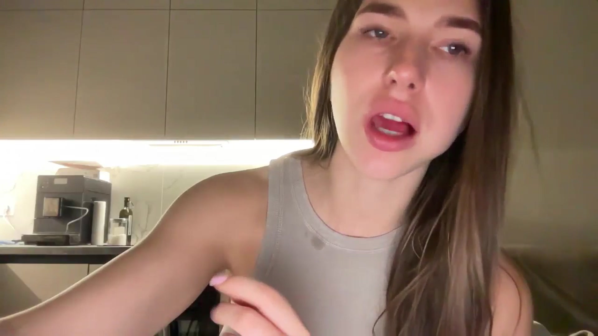 kissfreeze video thumbnail