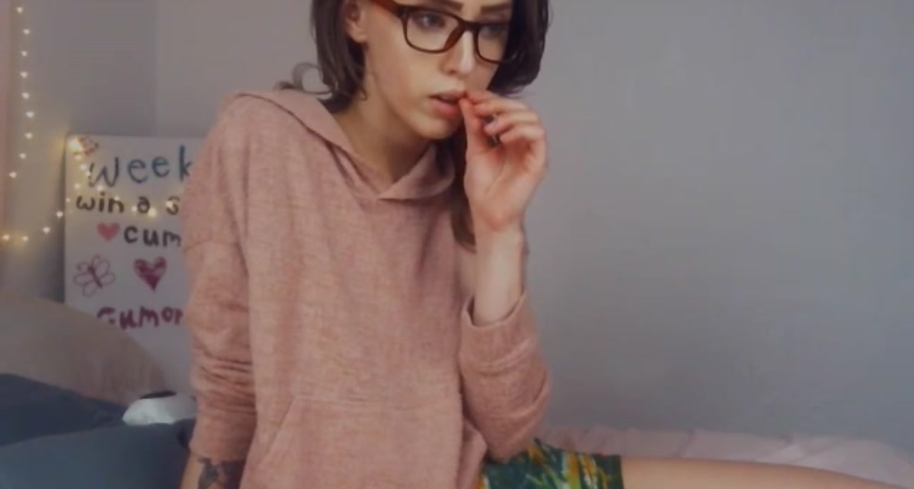 MinaHarvie video thumbnail