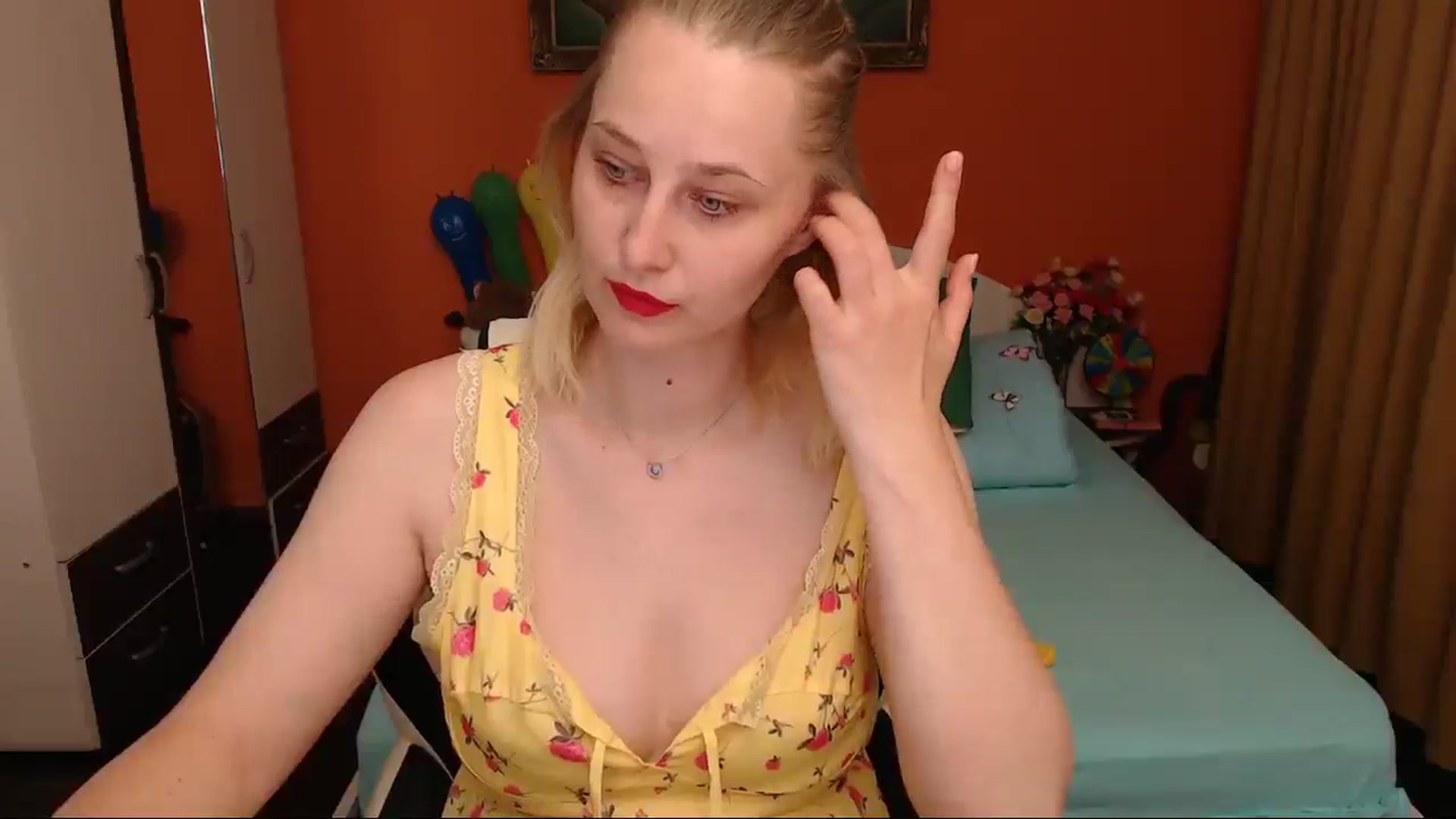 LoveeSunshine video thumbnail