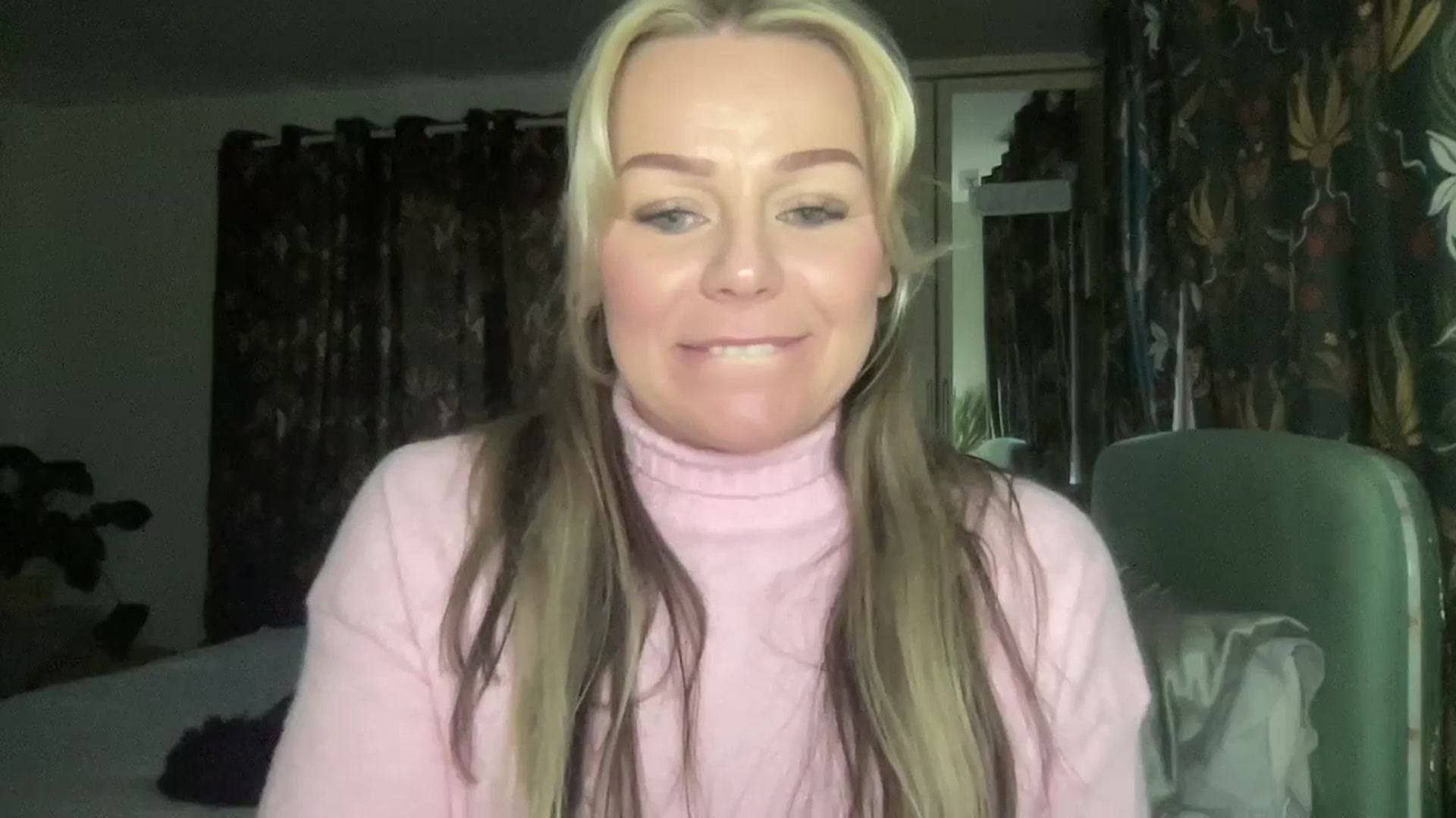 Little_L video thumbnail