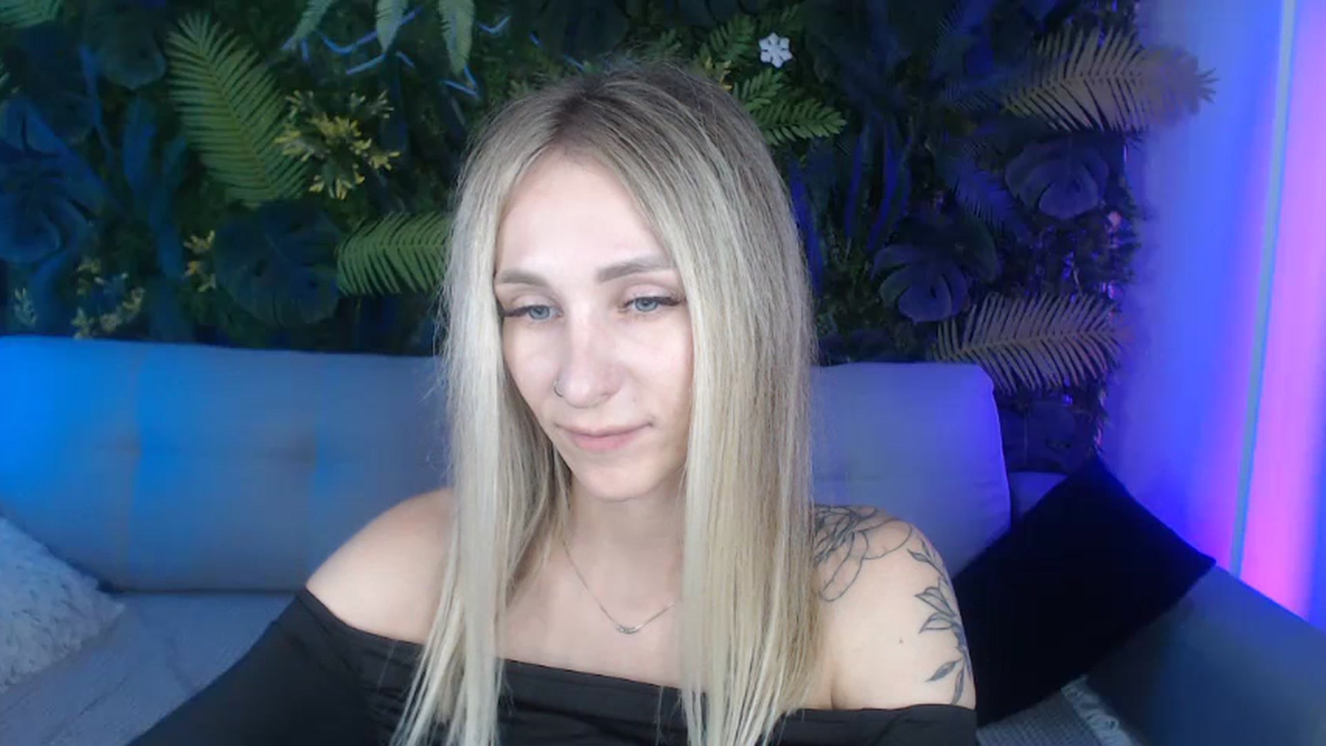 Horny_Blond video thumbnail