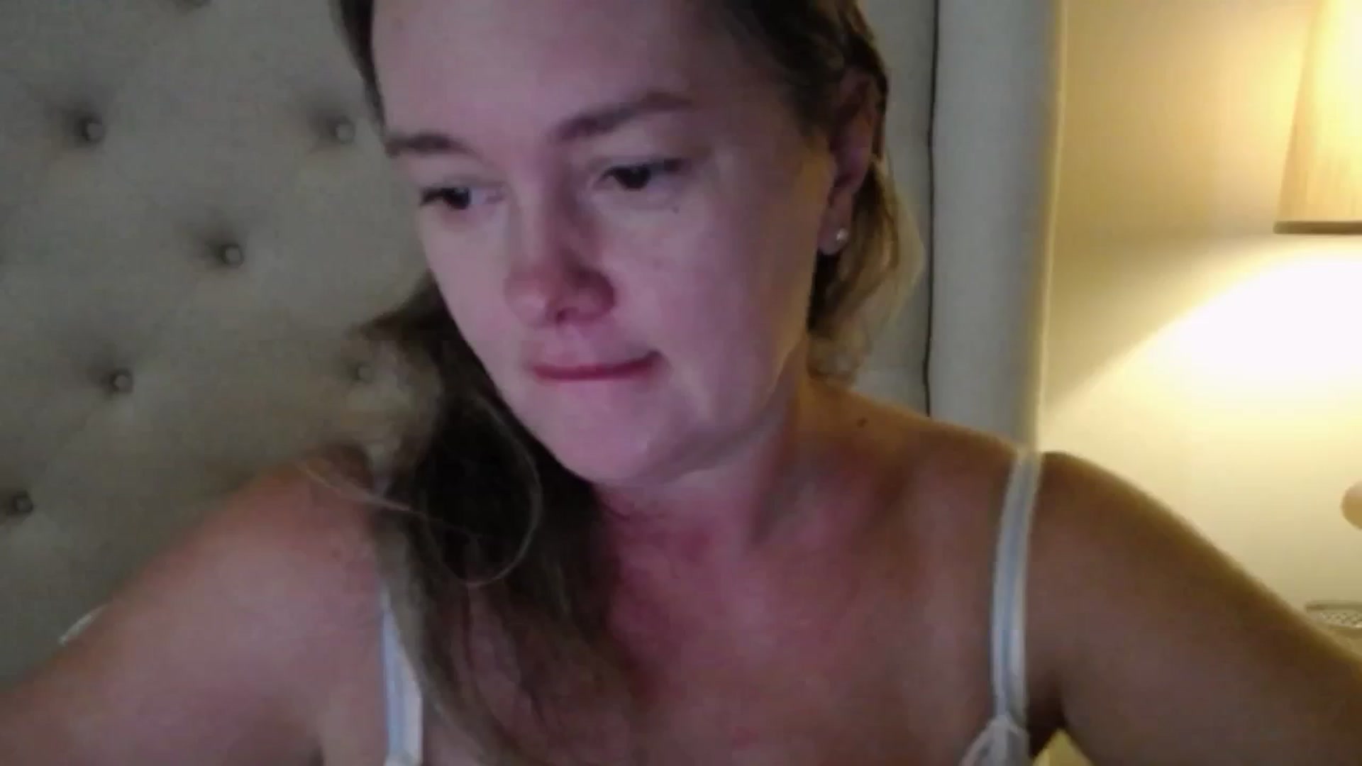 J0llye video thumbnail