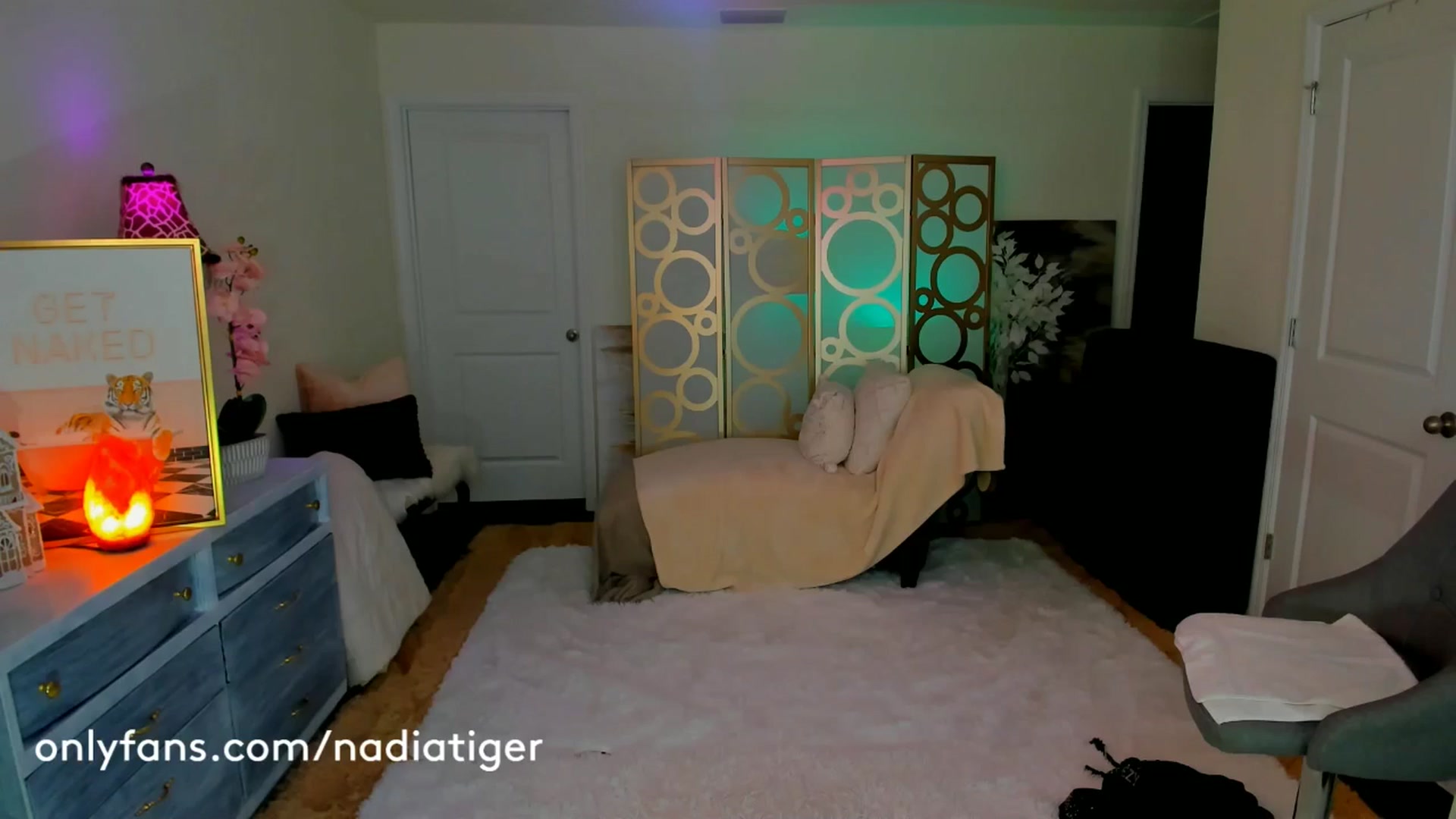 NadiaTiger video thumbnail