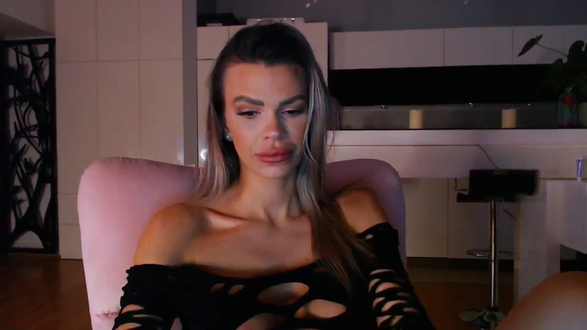 D_y_y video thumbnail