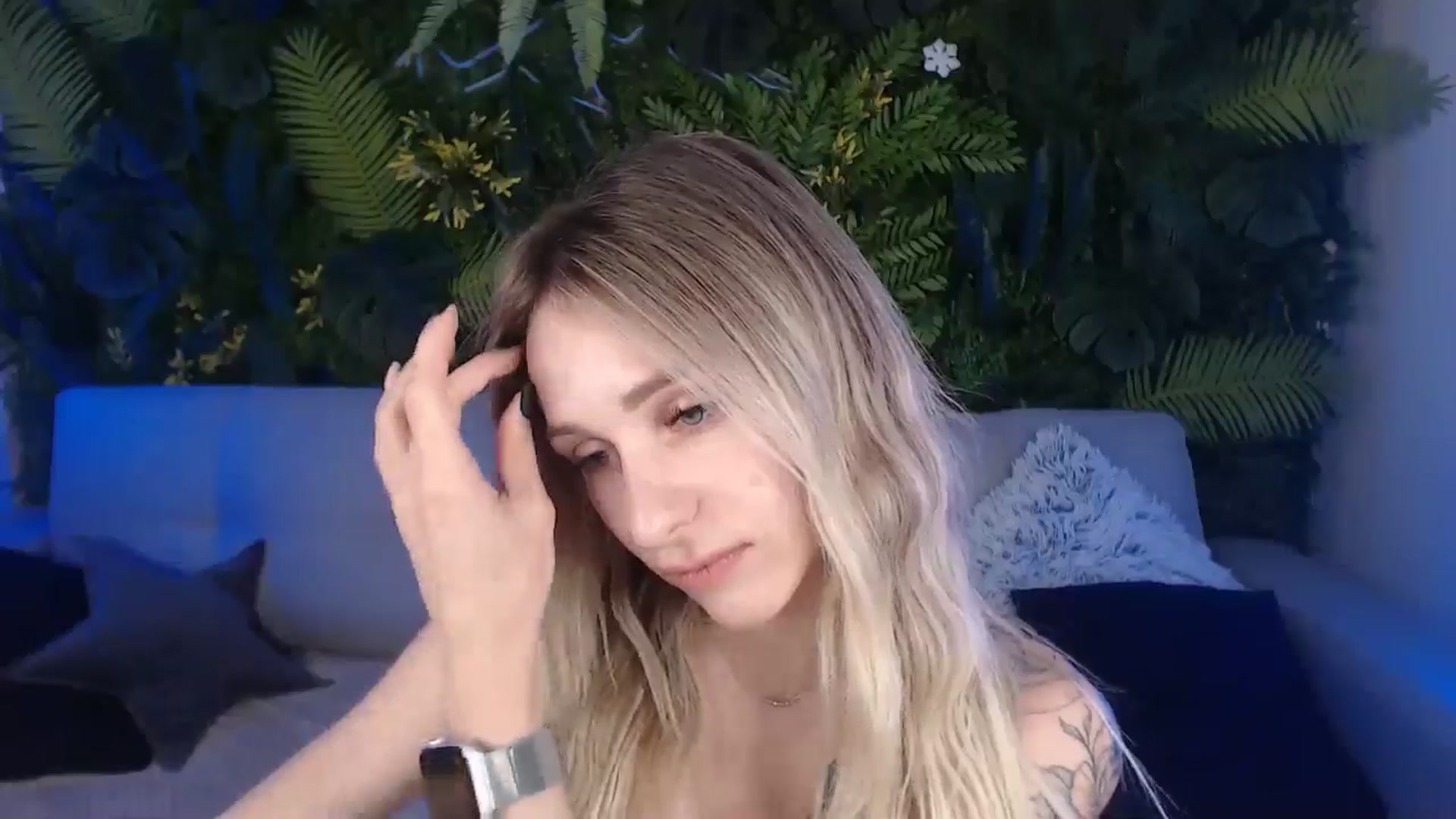 Horny_Blond video thumbnail