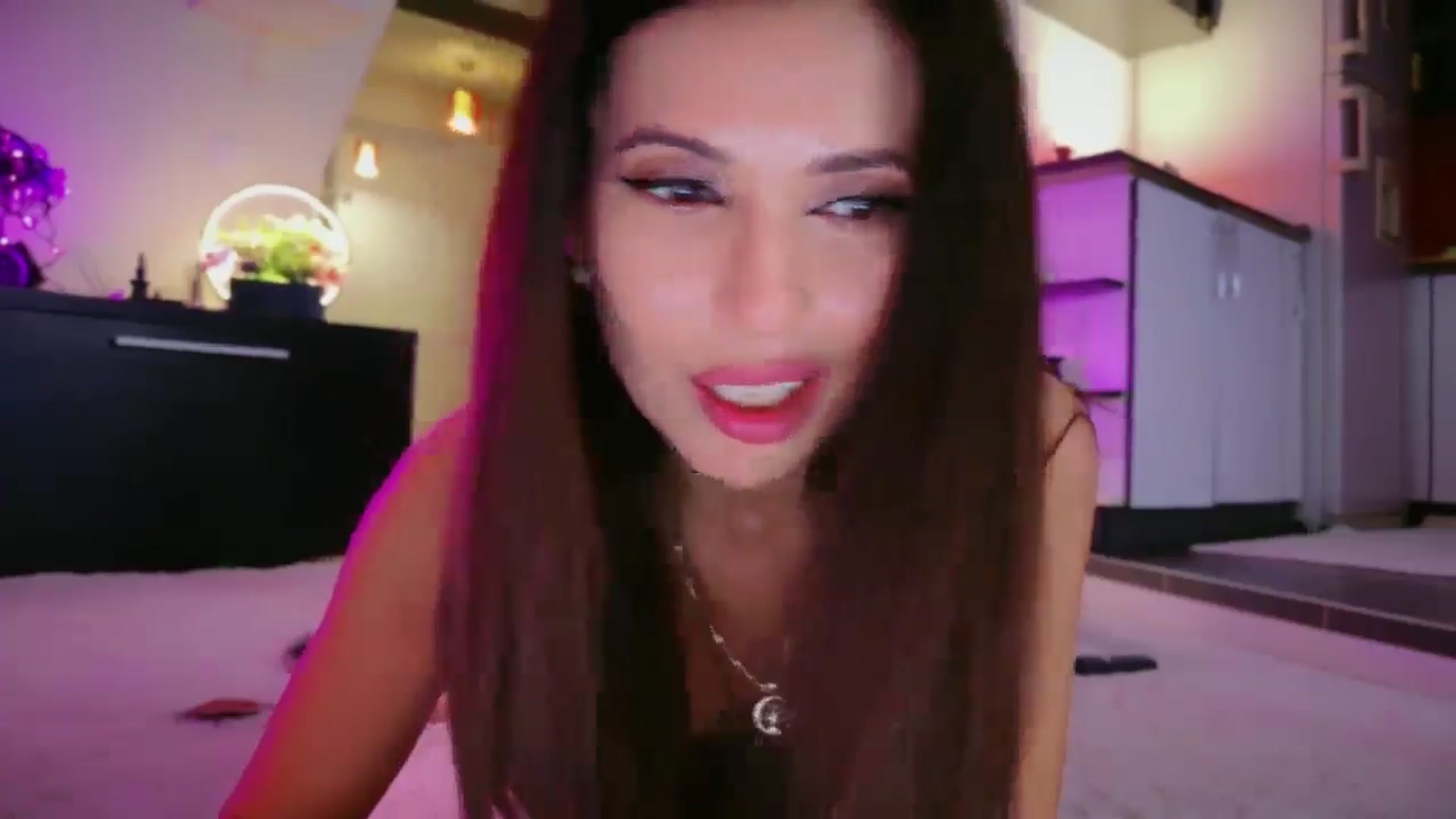 SmileyTinaa video thumbnail