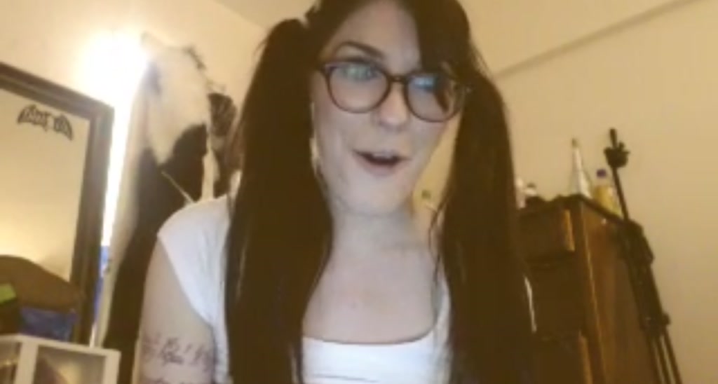 LaraLoxley video thumbnail