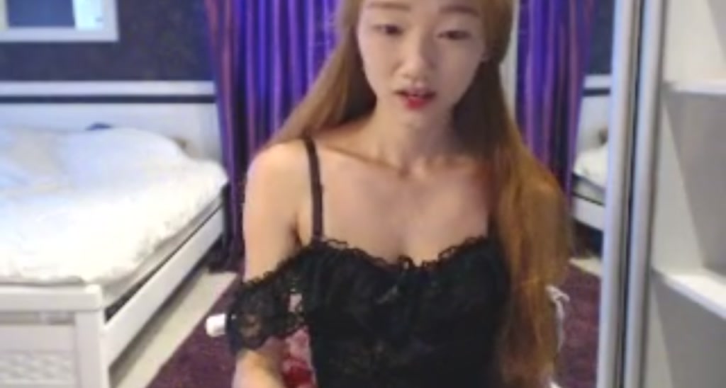 FoxyHyuna video thumbnail