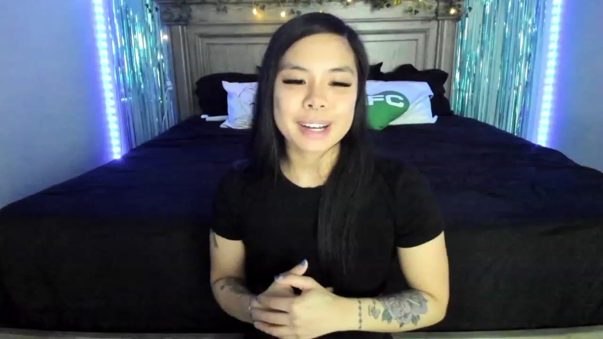 dolllface video thumbnail