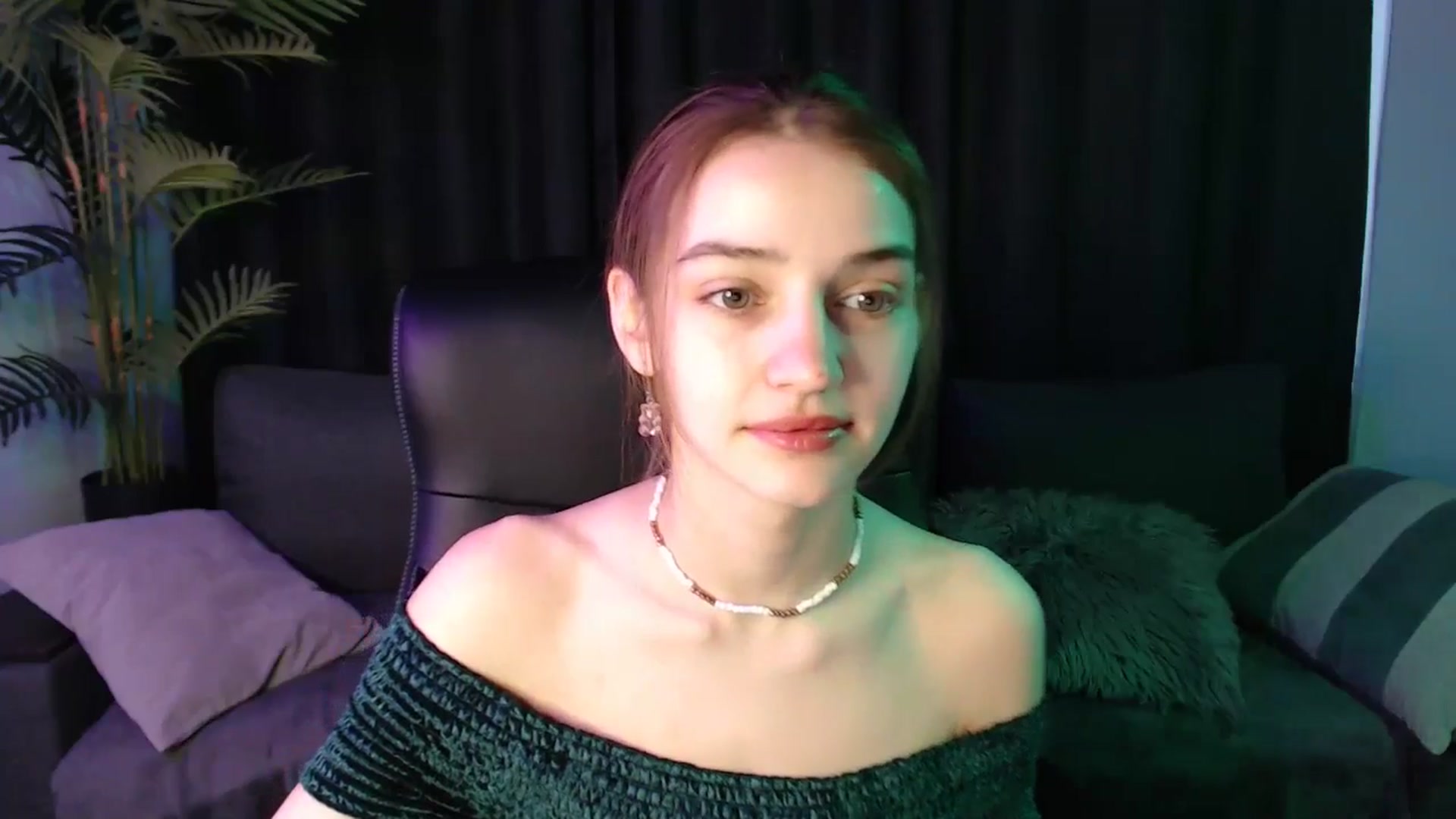 LaraMinx video thumbnail