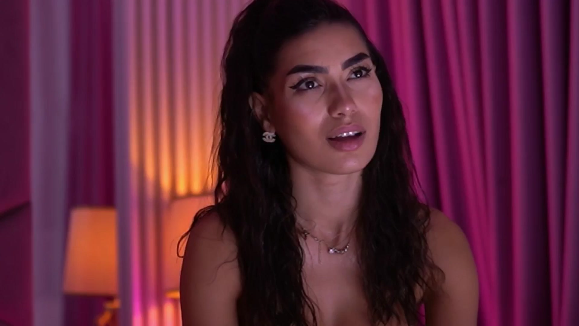 JustVanesa video thumbnail