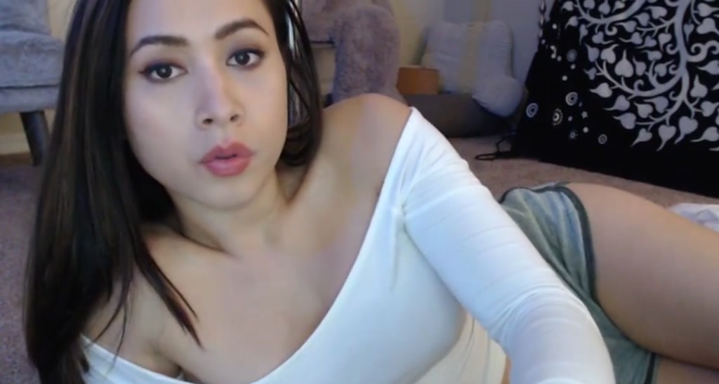 Downloads video thumbnail