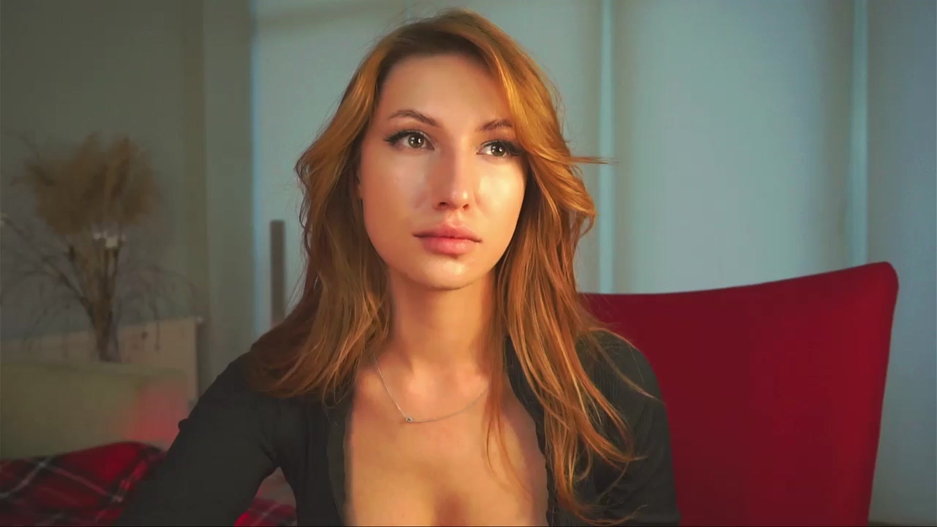 LovelyGin video thumbnail