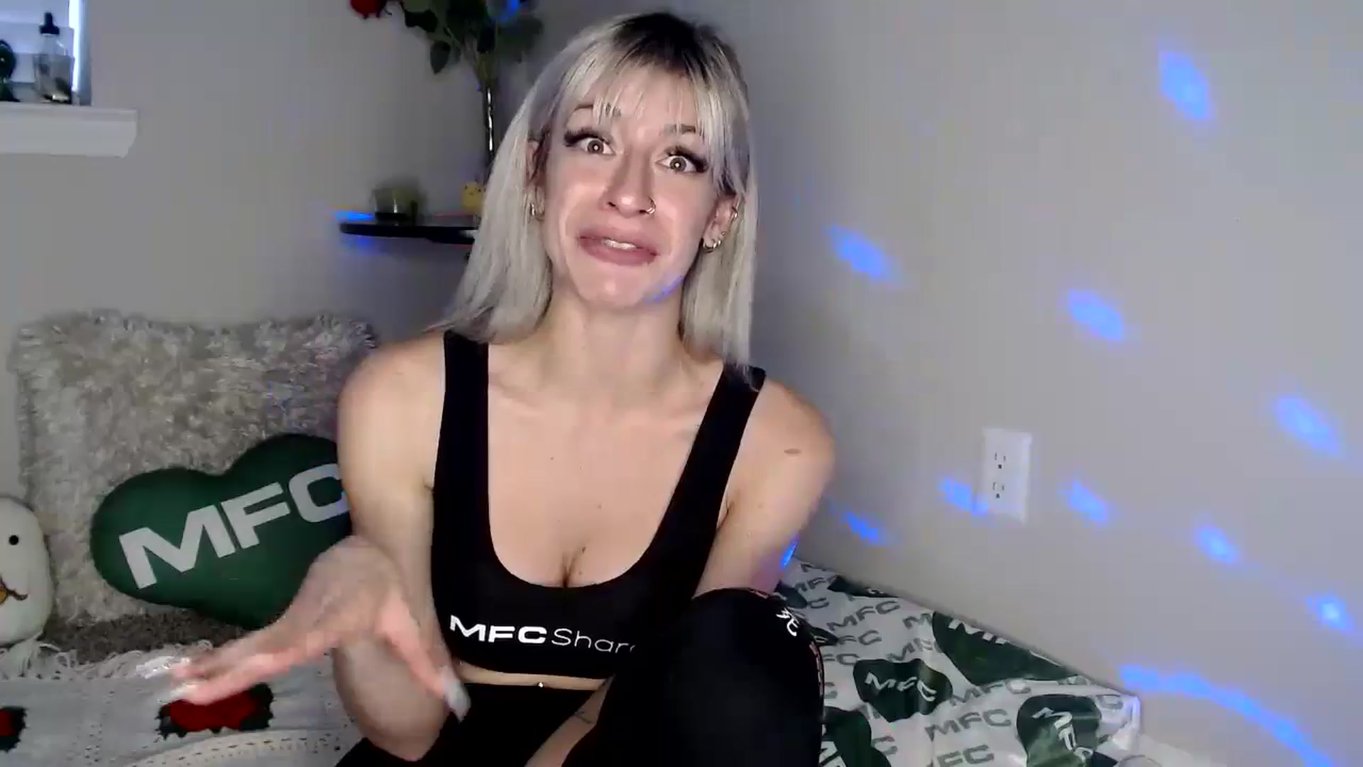xRosePetalsx video thumbnail