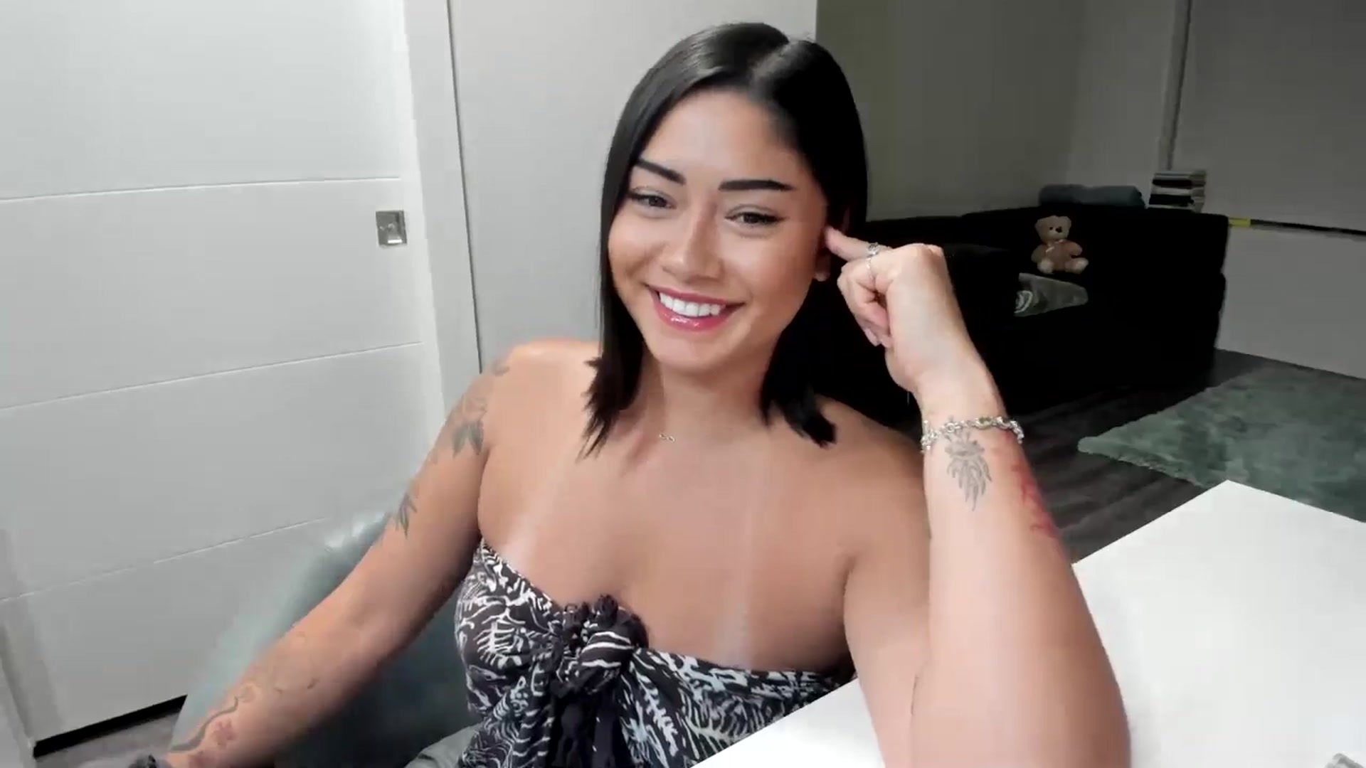 YourGoddessLu video thumbnail