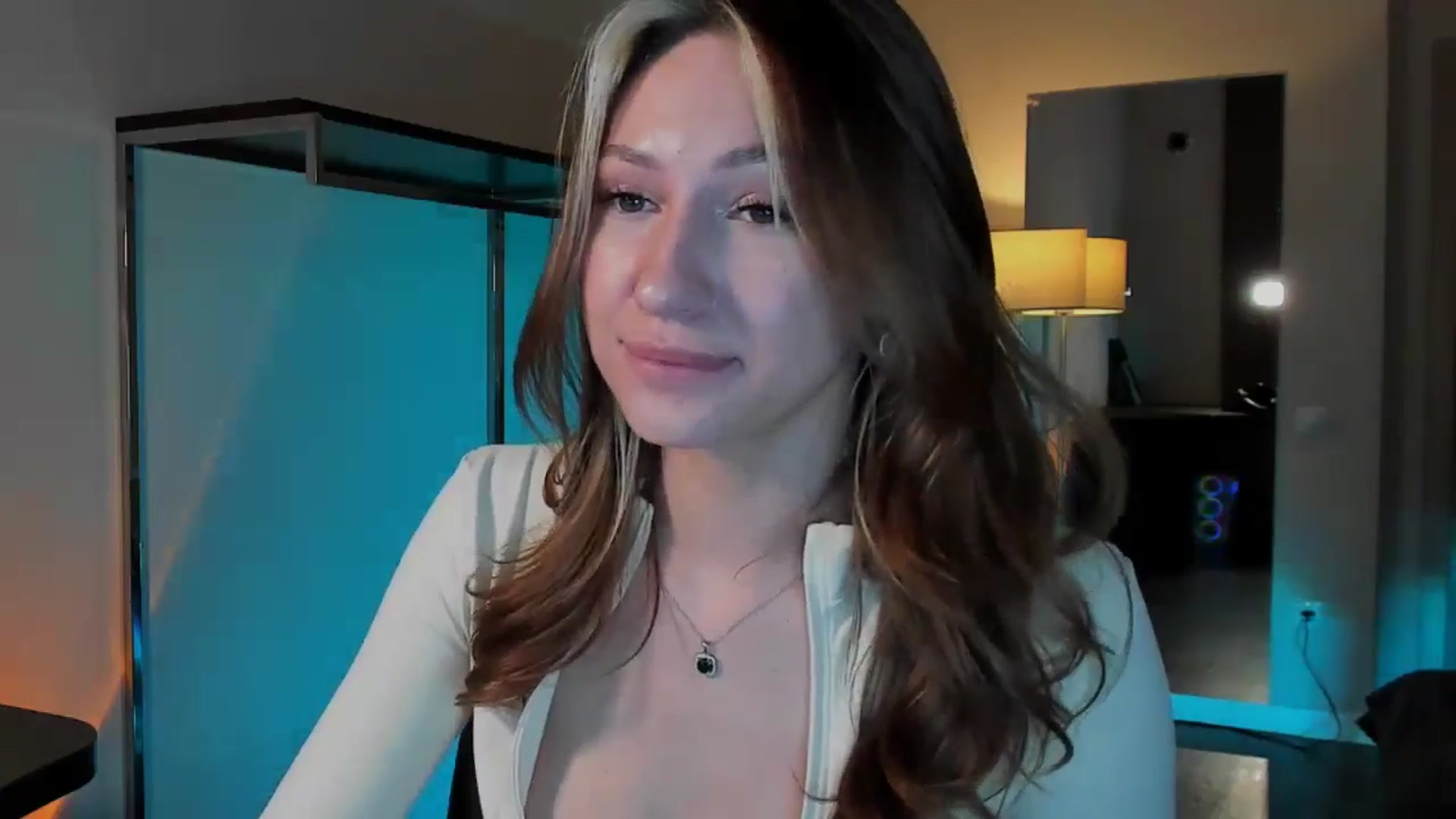 LovelyGin video thumbnail