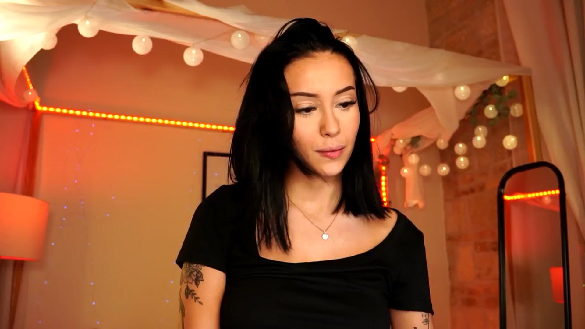 Naomii18 video thumbnail