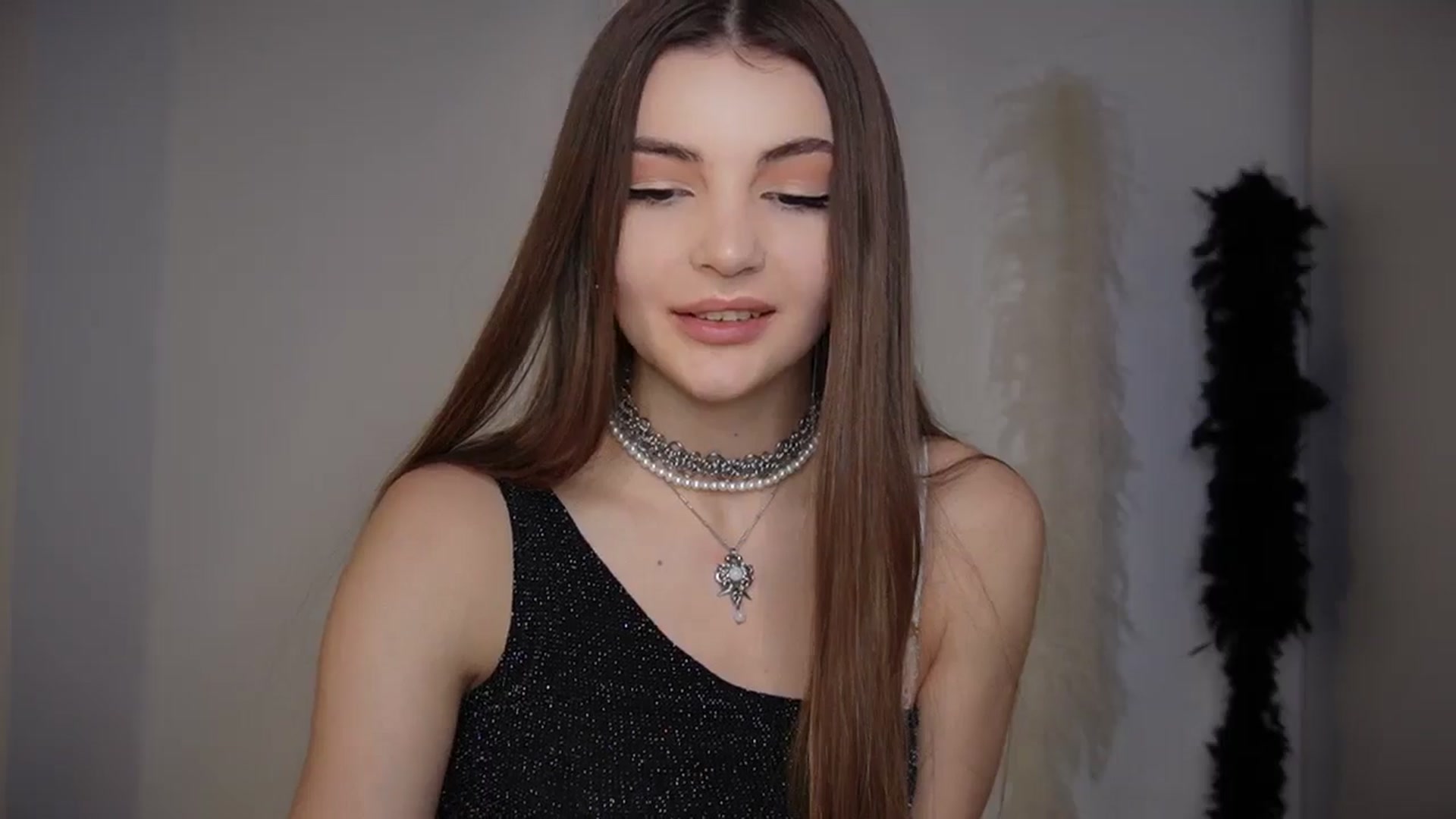 HelelGretta video thumbnail