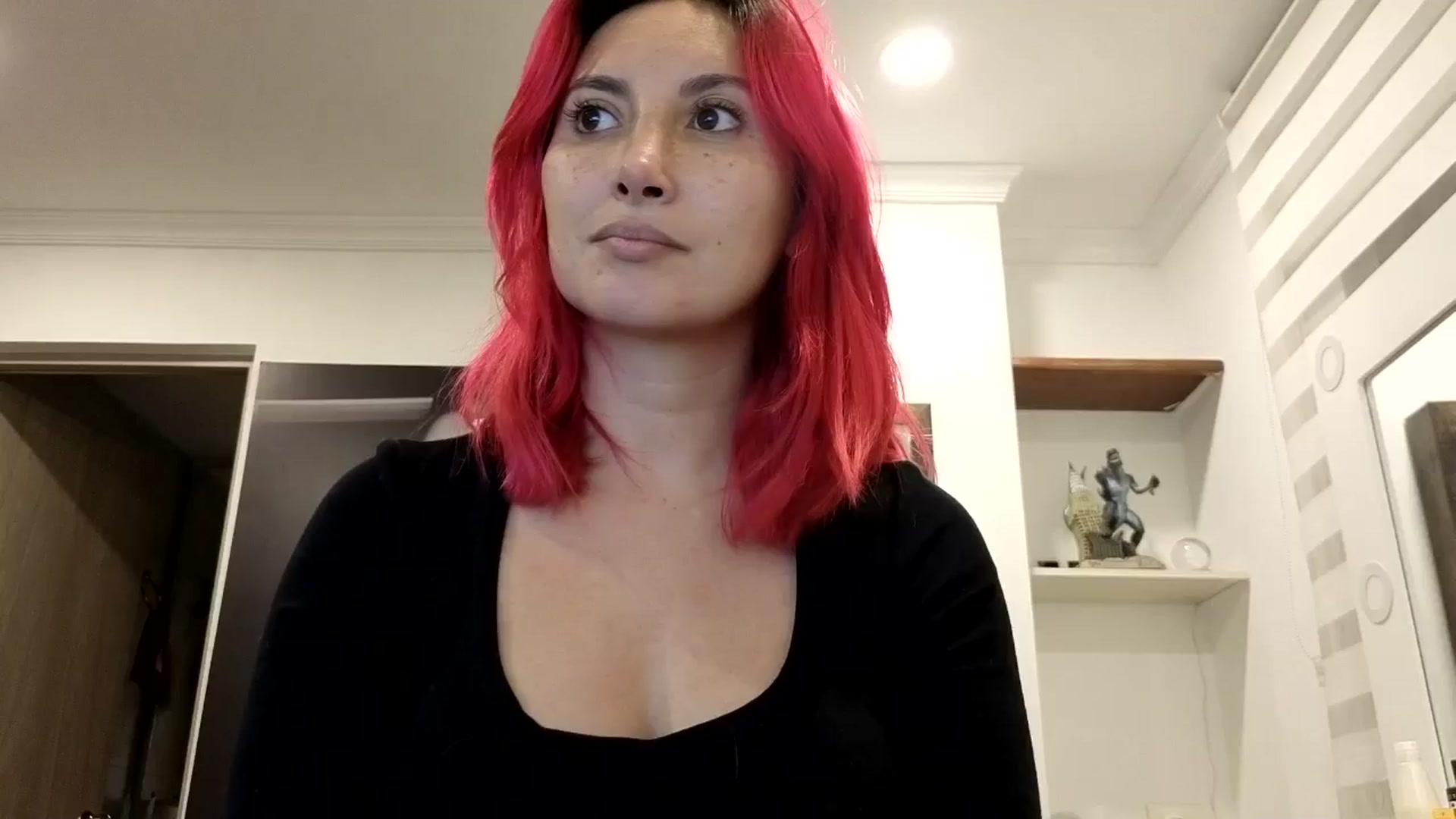 LizzEser video thumbnail