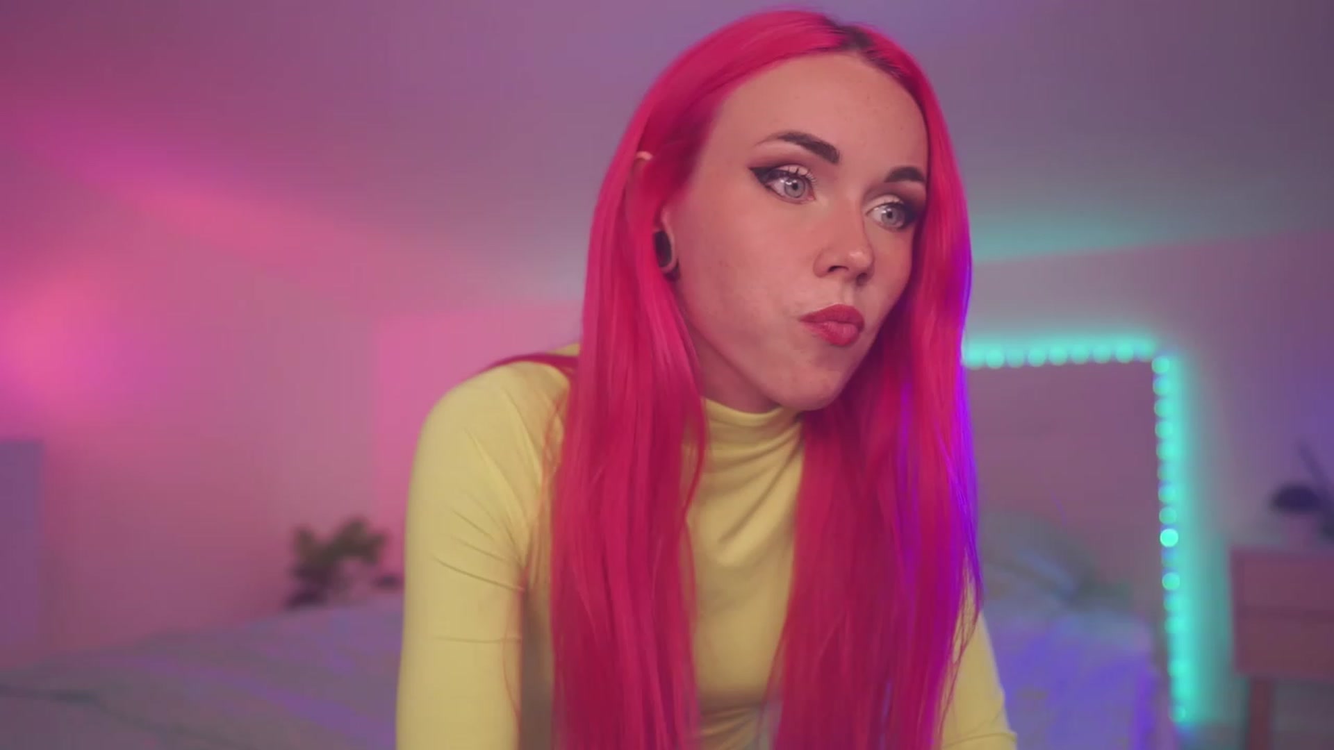 Sarah_Pink video thumbnail