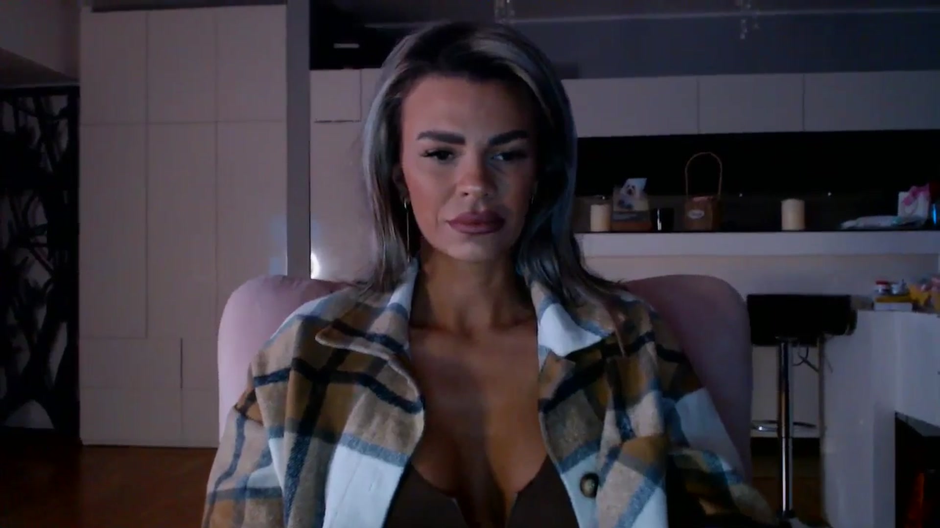 D_y_y video thumbnail