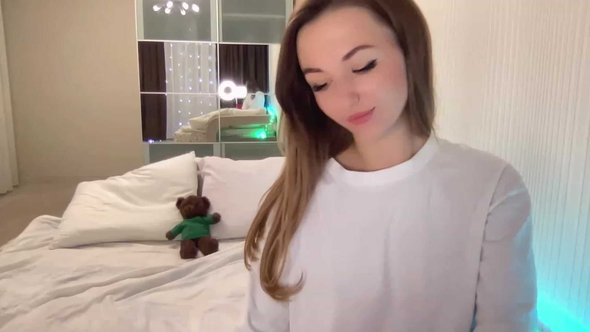 EllenOnline video thumbnail