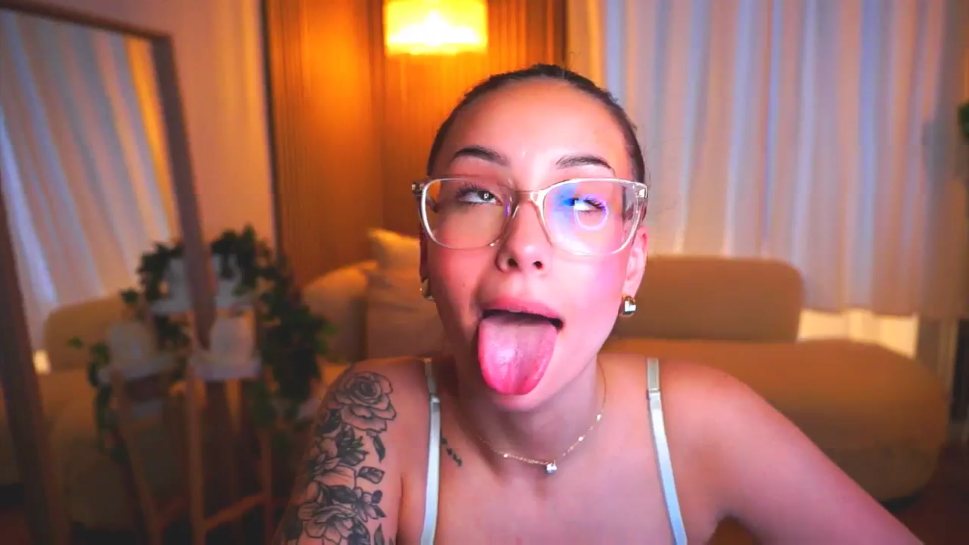 Naomii18 video thumbnail
