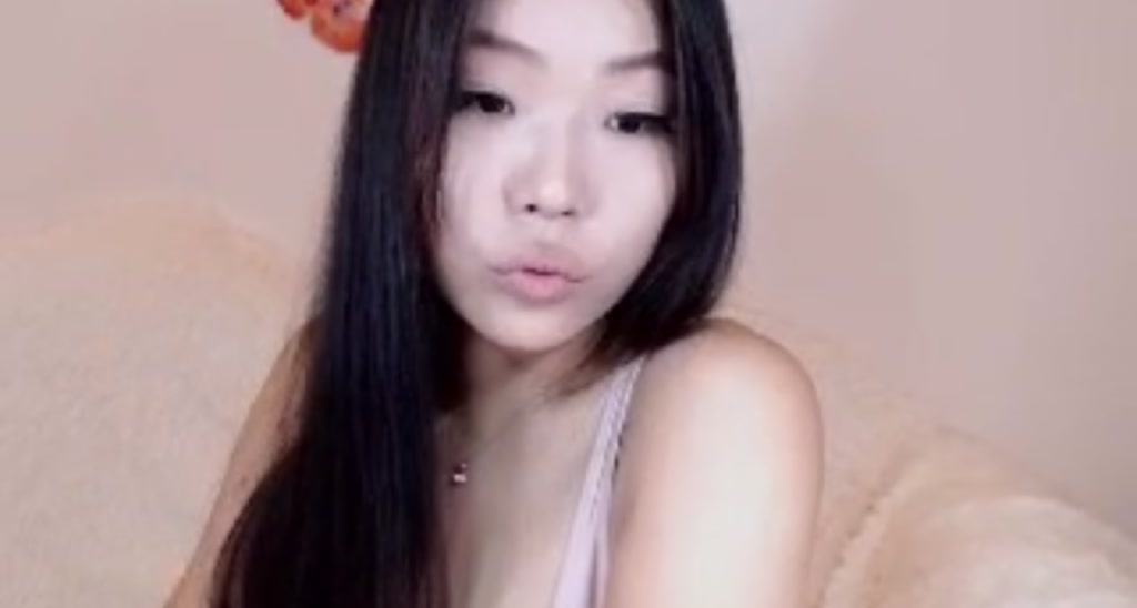 LeenaQ video thumbnail