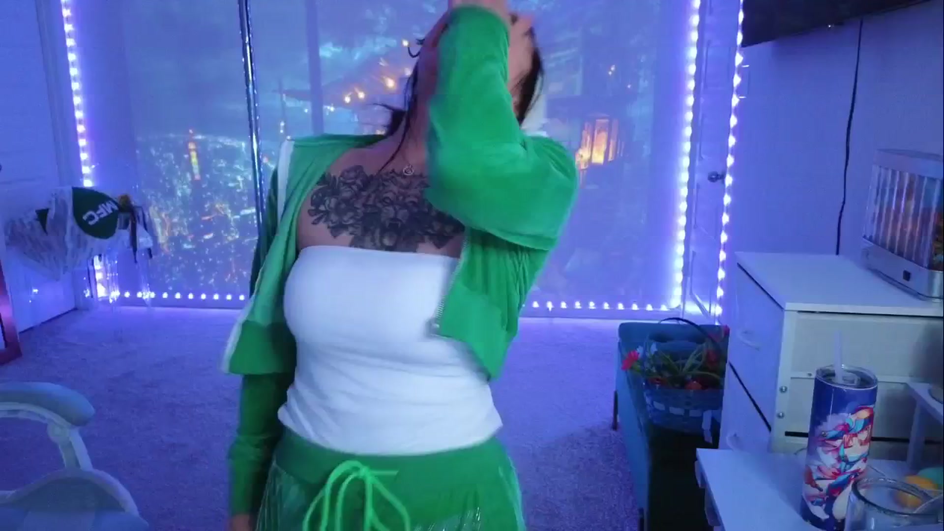 dolllface video thumbnail
