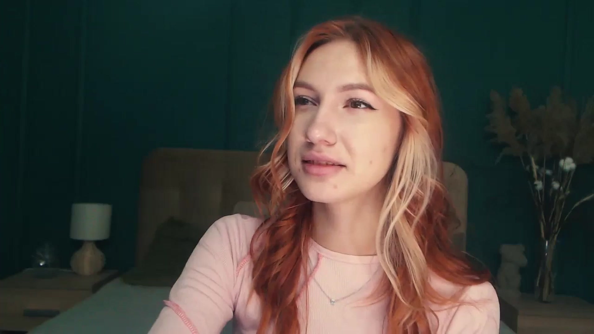 LovelyGin video thumbnail